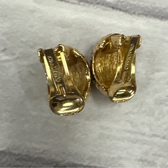 Vintage Christian Dior call tone with black enamel clip on earrings - Picture 4 of 6